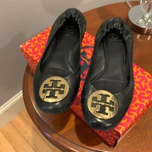 Tory Burch classic Reva ballet flats w/ gold logo
